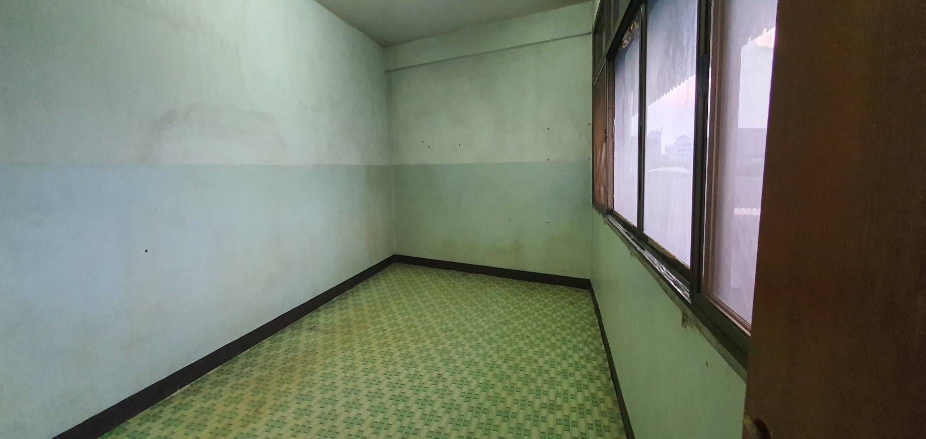 ให้เช่า อาคารพาณิชย์พร้อมที่ดิน 285,000บาท/เดือน  ติดถนน พระราม3 พื้นที่ดิน 185ตารางวา + พื้นที่อาคารอีก 567.1ตารางเมตร 